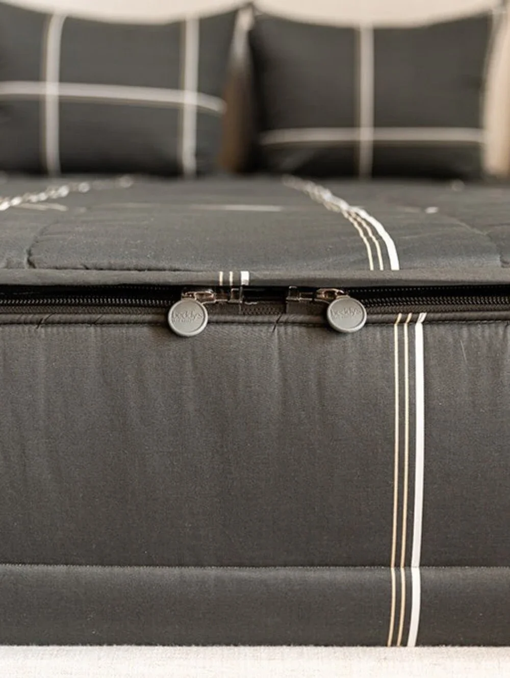 Beddy's Jordan Zipper Bedding Twin